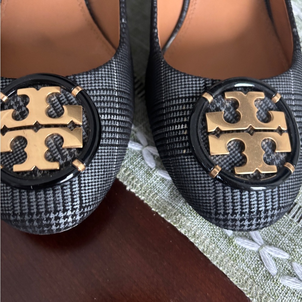 Tory Burch Black Plaid Heels with Gold Logo - Picture 3 of 10